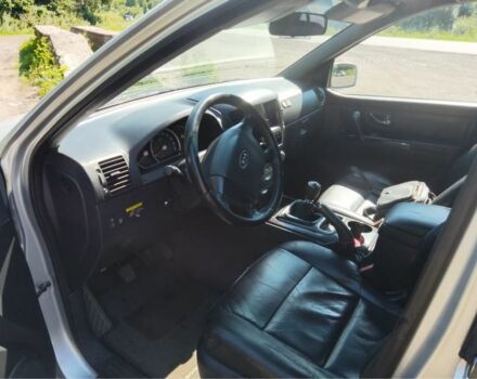 Серый Киа Соренто, объемом двигателя 2.5 л и пробегом 242 тыс. км за 4000 $, фото 7 на Automoto.ua