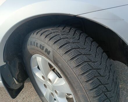 Серый Киа Соренто, объемом двигателя 2.5 л и пробегом 333 тыс. км за 8200 $, фото 1 на Automoto.ua