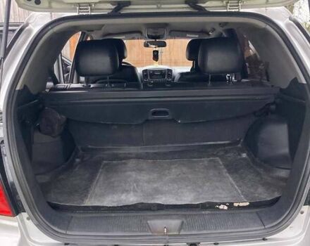 Серый Киа Соренто, объемом двигателя 2.5 л и пробегом 230 тыс. км за 8500 $, фото 7 на Automoto.ua