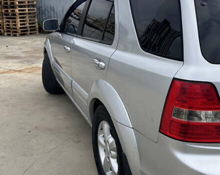 Серый Киа Соренто, объемом двигателя 2.5 л и пробегом 240 тыс. км за 8500 $, фото 6 на Automoto.ua