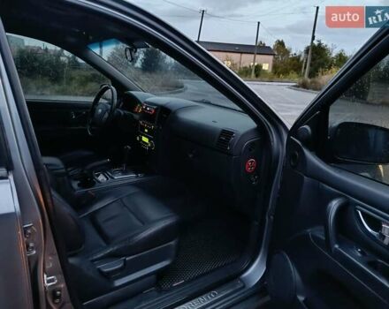 Серый Киа Соренто, объемом двигателя 2.5 л и пробегом 308 тыс. км за 7800 $, фото 32 на Automoto.ua