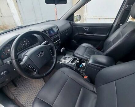 Серый Киа Соренто, объемом двигателя 2.5 л и пробегом 201 тыс. км за 10000 $, фото 5 на Automoto.ua