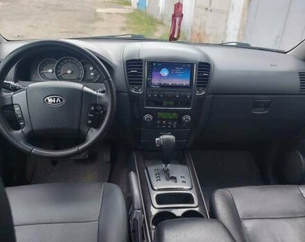 Серый Киа Соренто, объемом двигателя 2.5 л и пробегом 201 тыс. км за 10000 $, фото 6 на Automoto.ua