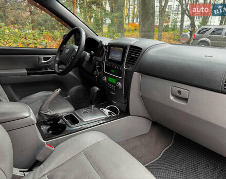 Серый Киа Соренто, объемом двигателя 2.5 л и пробегом 251 тыс. км за 7490 $, фото 25 на Automoto.ua