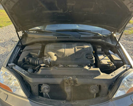 Сірий Кіа Соренто, об'ємом двигуна 3.3 л та пробігом 267 тис. км за 7700 $, фото 33 на Automoto.ua