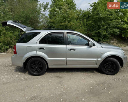 Сірий Кіа Соренто, об'ємом двигуна 2.5 л та пробігом 290 тис. км за 4800 $, фото 4 на Automoto.ua