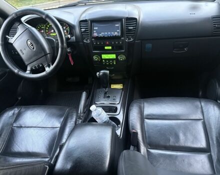 Серый Киа Соренто, объемом двигателя 2.5 л и пробегом 289 тыс. км за 3943 $, фото 5 на Automoto.ua