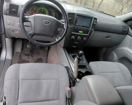 Сірий Кіа Соренто, об'ємом двигуна 2.5 л та пробігом 250 тис. км за 7700 $, фото 5 на Automoto.ua