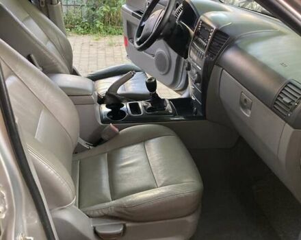 Серый Киа Соренто, объемом двигателя 2.5 л и пробегом 231 тыс. км за 8000 $, фото 7 на Automoto.ua