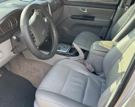 Серый Киа Соренто, объемом двигателя 2.5 л и пробегом 350 тыс. км за 8500 $, фото 10 на Automoto.ua