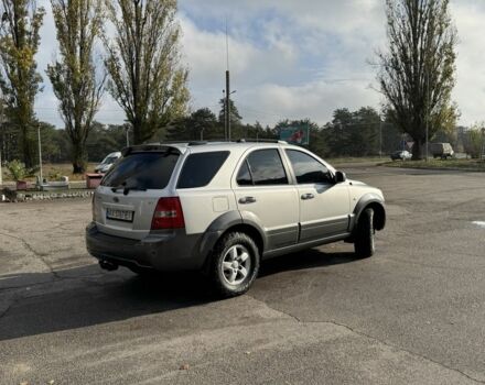 Серый Киа Соренто, объемом двигателя 2.5 л и пробегом 350 тыс. км за 8500 $, фото 5 на Automoto.ua