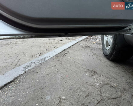 Серый Киа Соренто, объемом двигателя 3.3 л и пробегом 230 тыс. км за 8700 $, фото 13 на Automoto.ua
