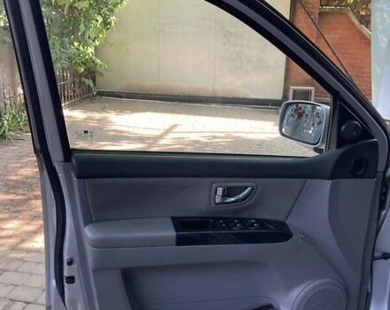 Серый Киа Соренто, объемом двигателя 2.5 л и пробегом 231 тыс. км за 8000 $, фото 9 на Automoto.ua