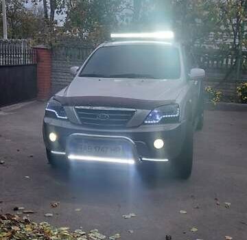 Сірий Кіа Соренто, об'ємом двигуна 2.5 л та пробігом 220 тис. км за 10500 $, фото 2 на Automoto.ua
