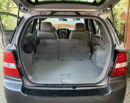 Серый Киа Соренто, объемом двигателя 2.5 л и пробегом 231 тыс. км за 8000 $, фото 16 на Automoto.ua