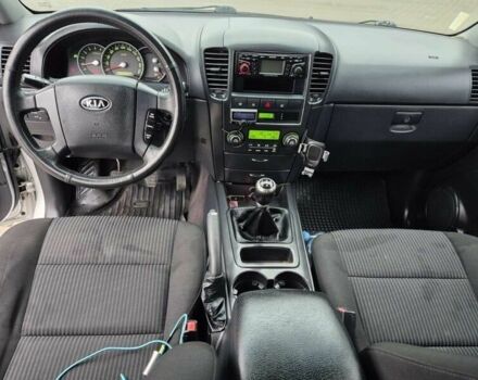 Серый Киа Соренто, объемом двигателя 2.5 л и пробегом 250 тыс. км за 3785 $, фото 7 на Automoto.ua