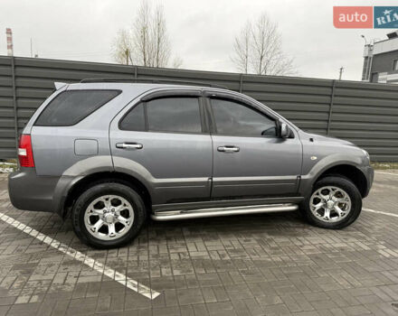 Сірий Кіа Соренто, об'ємом двигуна 2.5 л та пробігом 240 тис. км за 9000 $, фото 13 на Automoto.ua