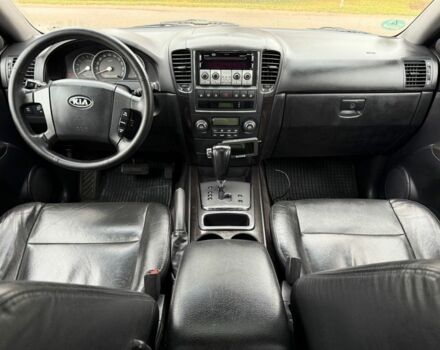 Серый Киа Соренто, объемом двигателя 2.5 л и пробегом 240 тыс. км за 6100 $, фото 9 на Automoto.ua