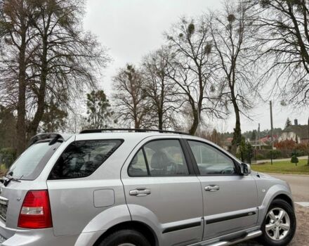 Серый Киа Соренто, объемом двигателя 2.5 л и пробегом 240 тыс. км за 6100 $, фото 4 на Automoto.ua