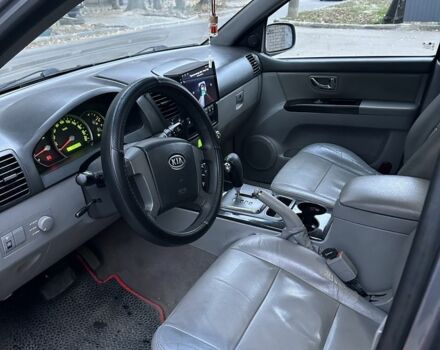 Сірий Кіа Соренто, об'ємом двигуна 2.5 л та пробігом 245 тис. км за 7500 $, фото 5 на Automoto.ua