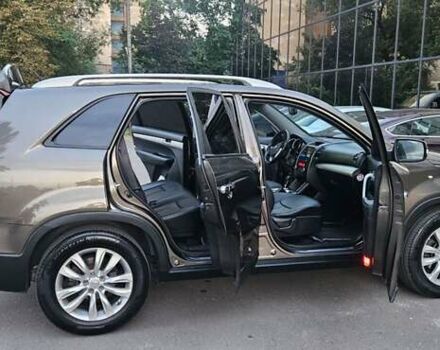 Сірий Кіа Соренто, об'ємом двигуна 2.2 л та пробігом 250 тис. км за 12800 $, фото 19 на Automoto.ua
