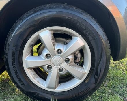 Серый Киа Соренто, объемом двигателя 2.5 л и пробегом 180 тыс. км за 5200 $, фото 3 на Automoto.ua