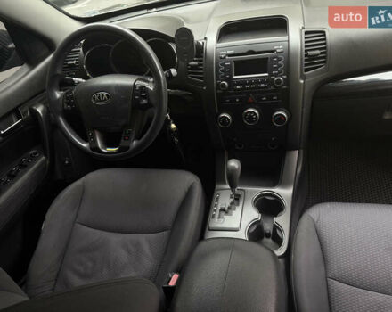 Серый Киа Соренто, объемом двигателя 2.36 л и пробегом 205 тыс. км за 9900 $, фото 4 на Automoto.ua