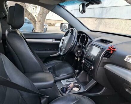 Серый Киа Соренто, объемом двигателя 2.2 л и пробегом 265 тыс. км за 12000 $, фото 4 на Automoto.ua