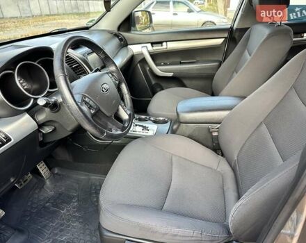 Серый Киа Соренто, объемом двигателя 2.2 л и пробегом 270 тыс. км за 13200 $, фото 11 на Automoto.ua