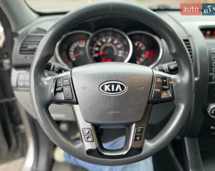 Серый Киа Соренто, объемом двигателя 2.4 л и пробегом 312 тыс. км за 9999 $, фото 33 на Automoto.ua