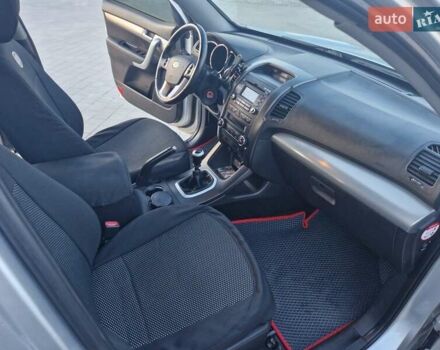 Серый Киа Соренто, объемом двигателя 2.35 л и пробегом 101 тыс. км за 11000 $, фото 8 на Automoto.ua