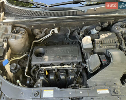 Серый Киа Соренто, объемом двигателя 2.36 л и пробегом 140 тыс. км за 9200 $, фото 10 на Automoto.ua