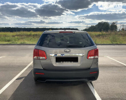 Сірий Кіа Соренто, об'ємом двигуна 2.4 л та пробігом 310 тис. км за 10900 $, фото 2 на Automoto.ua