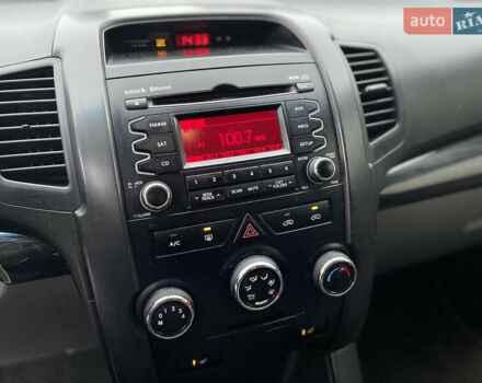 Серый Киа Соренто, объемом двигателя 2.4 л и пробегом 312 тыс. км за 9999 $, фото 36 на Automoto.ua