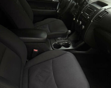 Серый Киа Соренто, объемом двигателя 2.36 л и пробегом 205 тыс. км за 9900 $, фото 8 на Automoto.ua