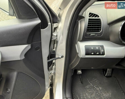 Серый Киа Соренто, объемом двигателя 2.2 л и пробегом 225 тыс. км за 12950 $, фото 36 на Automoto.ua