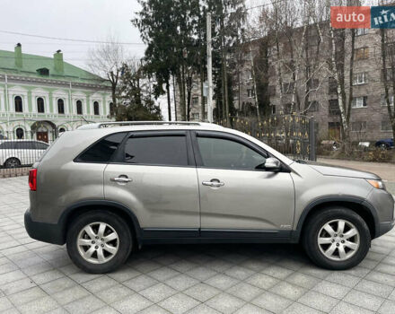 Сірий Кіа Соренто, об'ємом двигуна 2.4 л та пробігом 312 тис. км за 9999 $, фото 5 на Automoto.ua