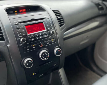 Серый Киа Соренто, объемом двигателя 2.4 л и пробегом 312 тыс. км за 9999 $, фото 30 на Automoto.ua