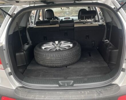 Серый Киа Соренто, объемом двигателя 2.2 л и пробегом 273 тыс. км за 9000 $, фото 6 на Automoto.ua