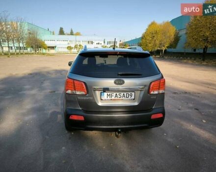 Серый Киа Соренто, объемом двигателя 2.2 л и пробегом 300 тыс. км за 13500 $, фото 2 на Automoto.ua