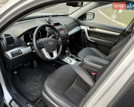 Серый Киа Соренто, объемом двигателя 2.2 л и пробегом 225 тыс. км за 12950 $, фото 62 на Automoto.ua