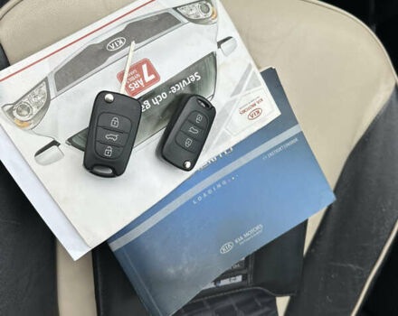 Серый Киа Соренто, объемом двигателя 2.2 л и пробегом 195 тыс. км за 12800 $, фото 19 на Automoto.ua