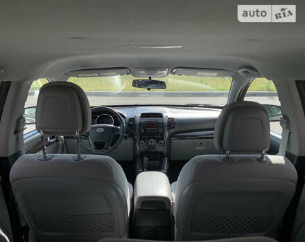 Сірий Кіа Соренто, об'ємом двигуна 2.4 л та пробігом 310 тис. км за 10900 $, фото 13 на Automoto.ua
