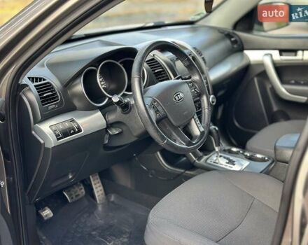 Серый Киа Соренто, объемом двигателя 2.2 л и пробегом 270 тыс. км за 13200 $, фото 9 на Automoto.ua