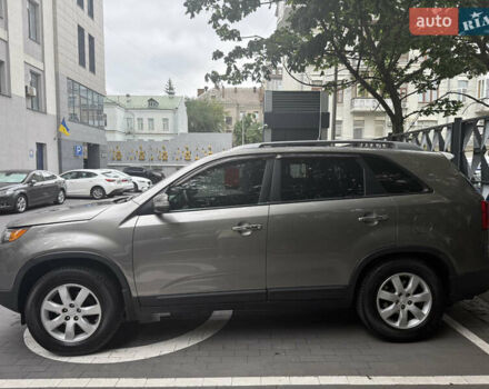 Серый Киа Соренто, объемом двигателя 2.36 л и пробегом 205 тыс. км за 9900 $, фото 2 на Automoto.ua