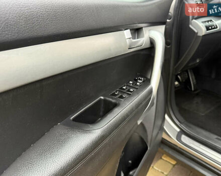 Сірий Кіа Соренто, об'ємом двигуна 2.2 л та пробігом 222 тис. км за 12450 $, фото 14 на Automoto.ua