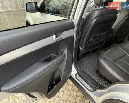 Серый Киа Соренто, объемом двигателя 2.2 л и пробегом 225 тыс. км за 12950 $, фото 46 на Automoto.ua