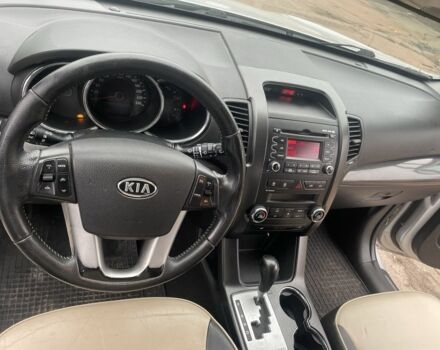 Серый Киа Соренто, объемом двигателя 2.2 л и пробегом 273 тыс. км за 9000 $, фото 4 на Automoto.ua