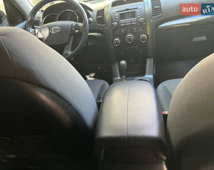 Серый Киа Соренто, объемом двигателя 2.36 л и пробегом 140 тыс. км за 9200 $, фото 6 на Automoto.ua