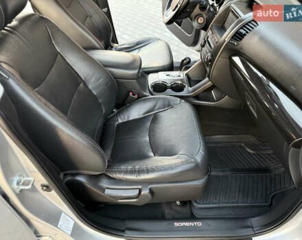 Сірий Кіа Соренто, об'ємом двигуна 2.2 л та пробігом 207 тис. км за 13300 $, фото 72 на Automoto.ua